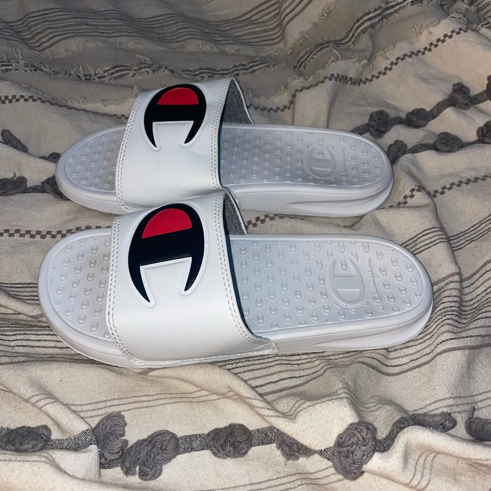 Size 4y or 36 european Champion slides